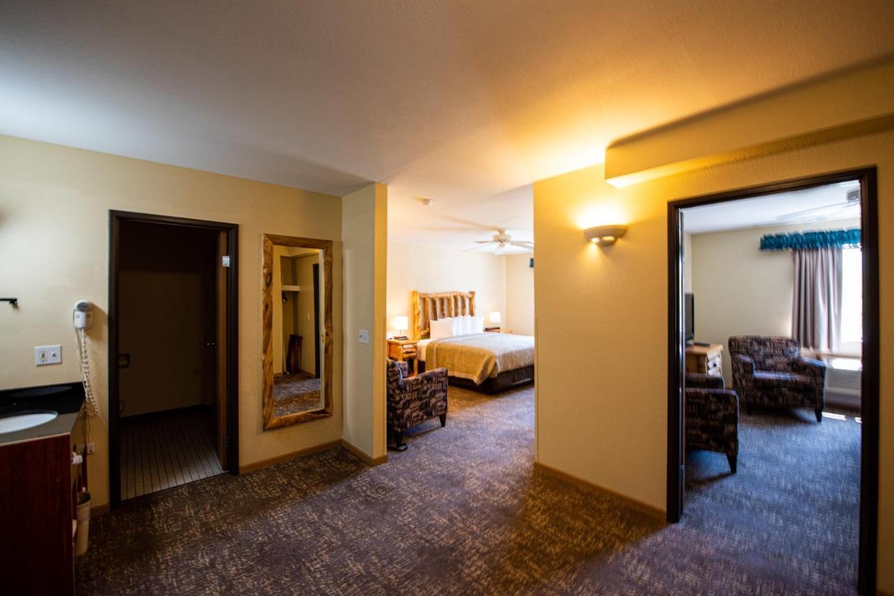 Super 8 By Wyndham Bridgeview Of Mackinaw City Dış mekan fotoğraf