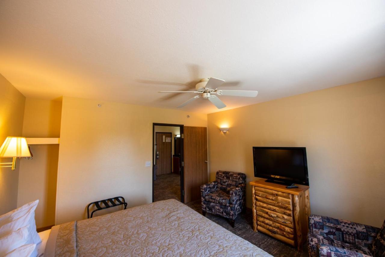 Super 8 By Wyndham Bridgeview Of Mackinaw City Dış mekan fotoğraf