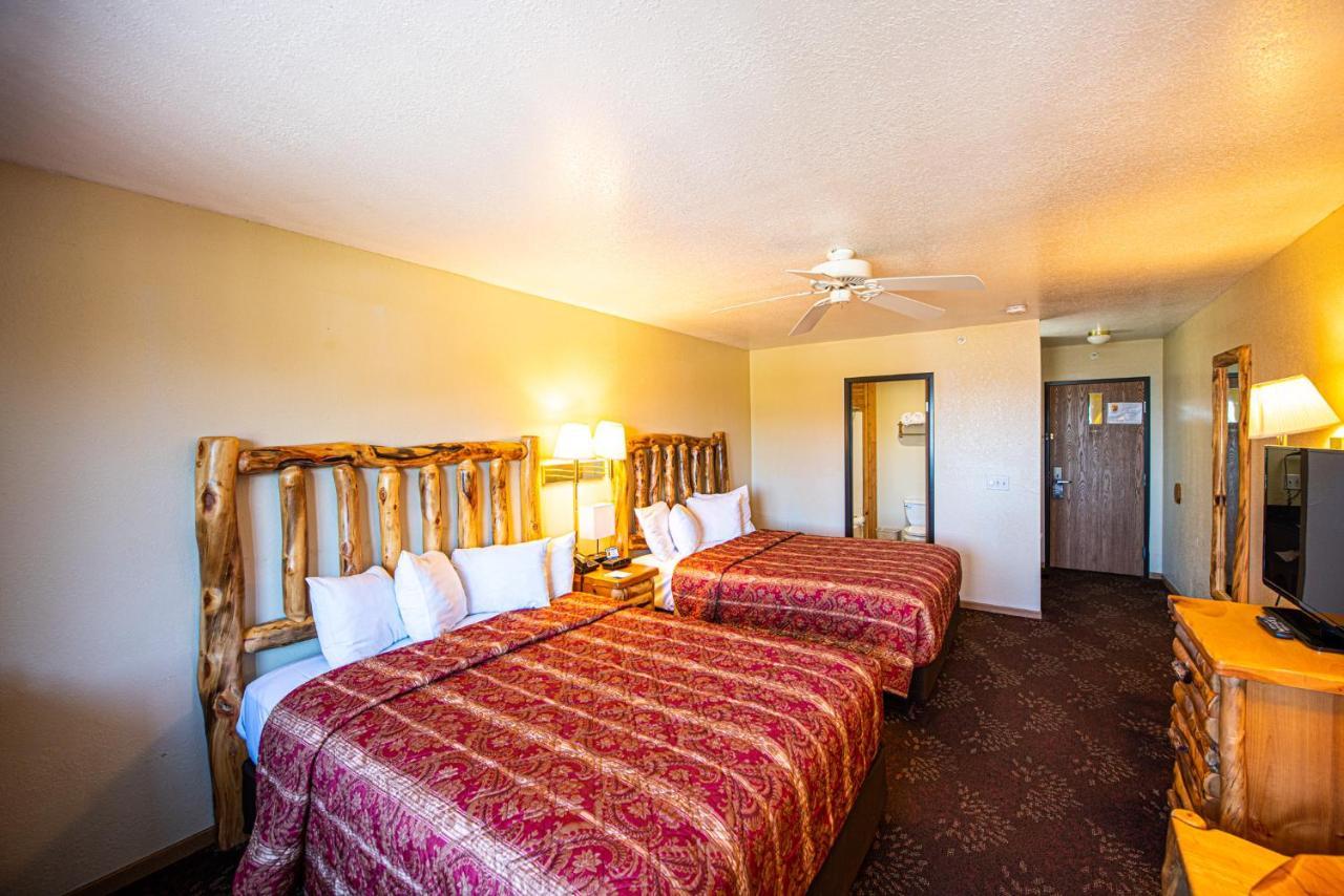 Super 8 By Wyndham Bridgeview Of Mackinaw City Dış mekan fotoğraf