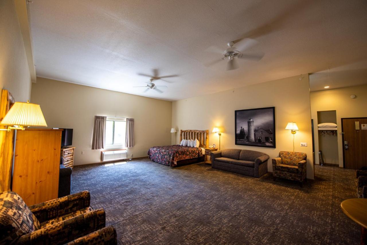 Super 8 By Wyndham Bridgeview Of Mackinaw City Dış mekan fotoğraf