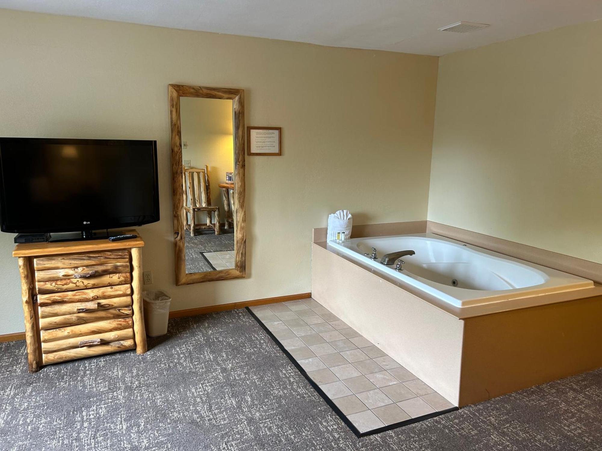 Super 8 By Wyndham Bridgeview Of Mackinaw City Dış mekan fotoğraf
