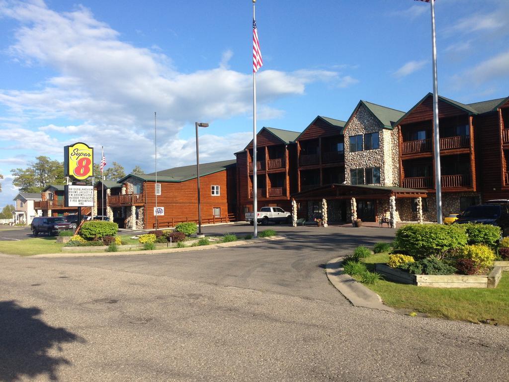 Super 8 By Wyndham Bridgeview Of Mackinaw City Dış mekan fotoğraf